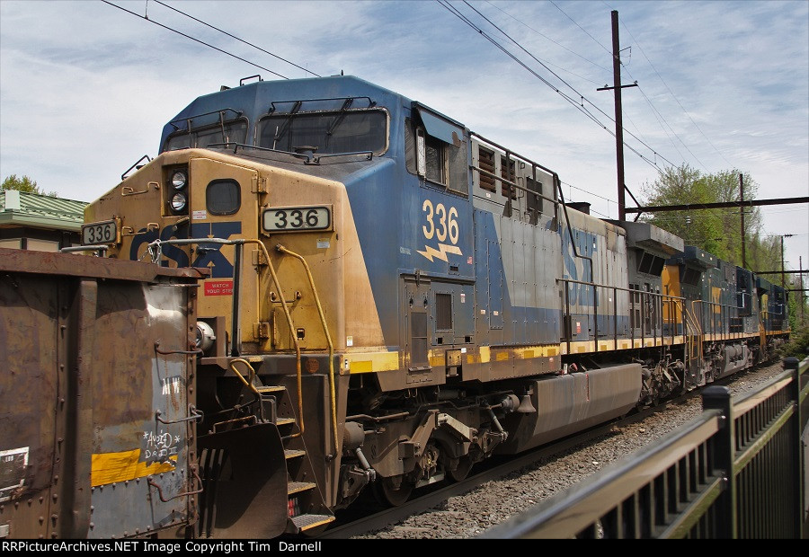 CSX 336 on Q410